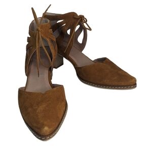 DorKing by Flochos made in Spain tie up sandals in red brown. Suede upper size 6